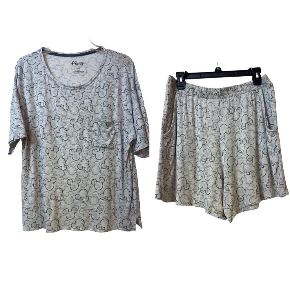 Disney Women's 2 Piece Short Sleeve Shirt & Short Pajama Set/ Medium